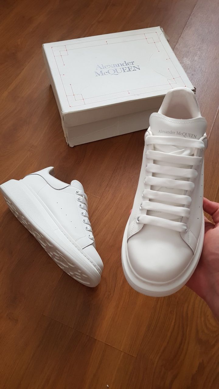 Adidași Alexander McQueen • STOC: 41 • Livrare rapidă 1-2 zile •