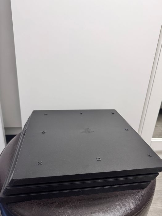Vand PS4 Pro 1TB