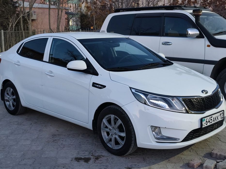 Продам автомобиль Kia Rio
