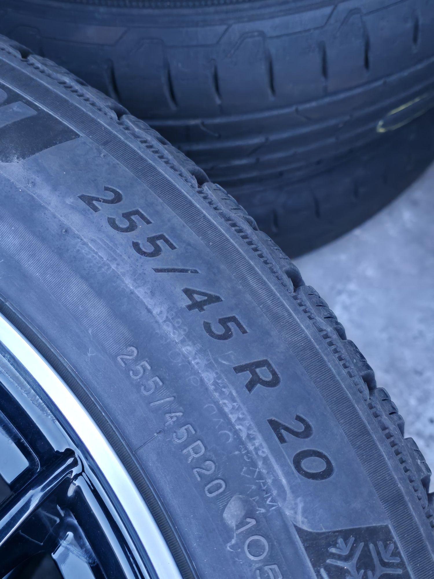 4 Броя Гуми Michelin 2x235/50/20 2x255/45/20 2022dot