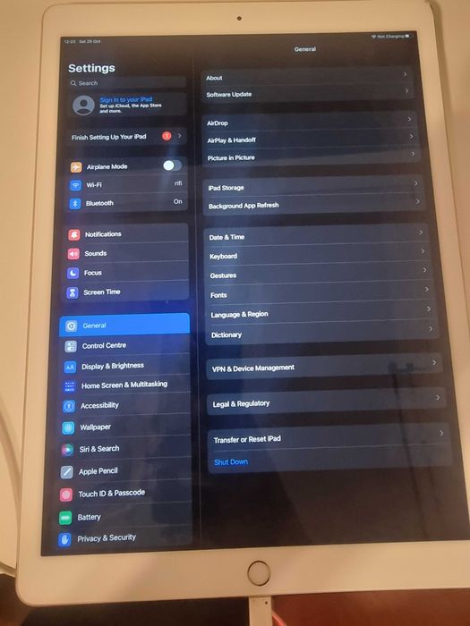 tableta apple ipad pro gen1 12 inchi cu defect