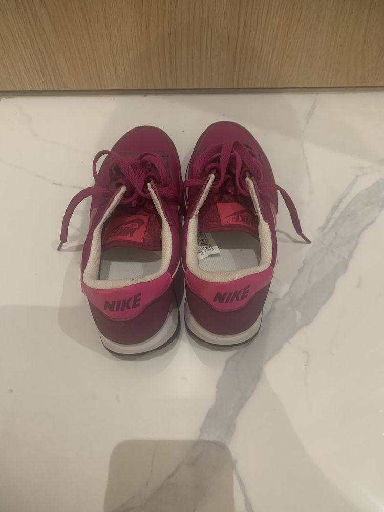 Маратонки Nike , номер 36