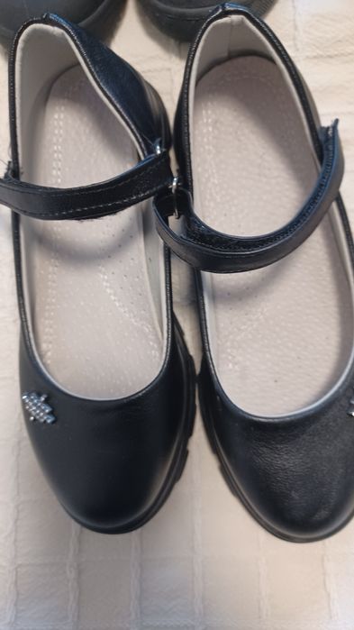 Детски обувки номер 33 и 34 момиче