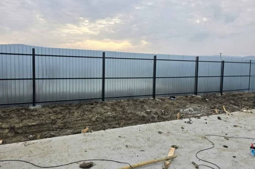 Realizăm garduri si inprejmuim terenuri cu materialele mele