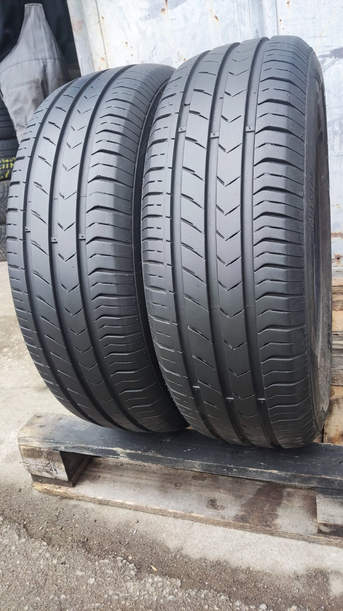 2бр. летни гуми 195/65/15 Superia EcoBlue HP
dot22
6.99мм
Много добро