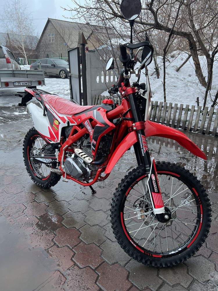 Эндуро мотоцикл Ktm 300 Honda crf Suzuki drd