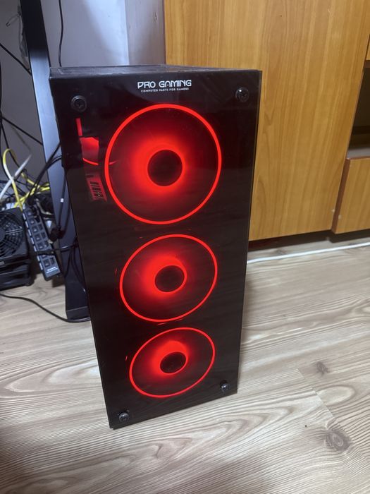 Vand volan logitech g29 si calculator de gaming