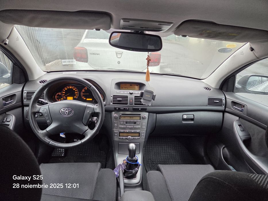 Vand Toyota Avensis , motor 1.8 benzina, singurul proprietar