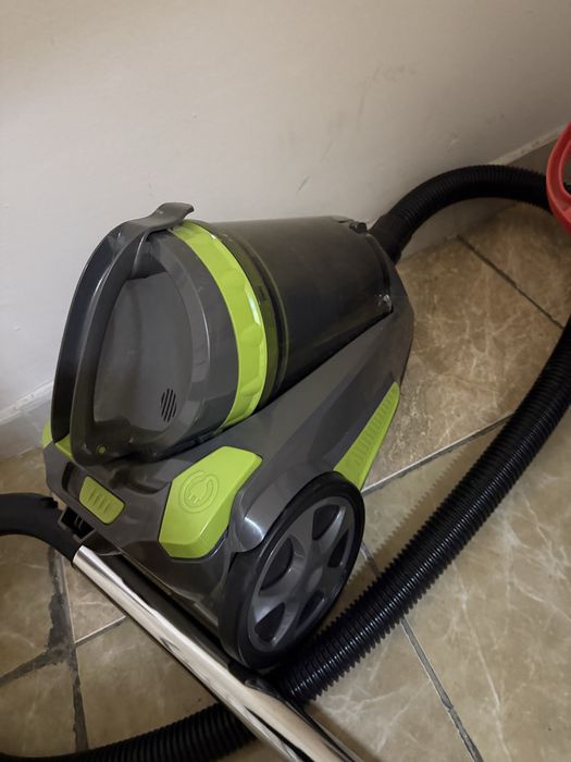 Парагенератор, пылесос и стременянка продается. Пар 25к, пылесосо 25к