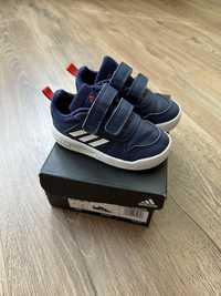 Маратонки adidas 21,5