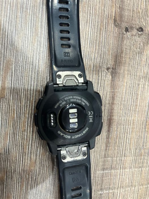 Часовник Garmin Instinct solar
