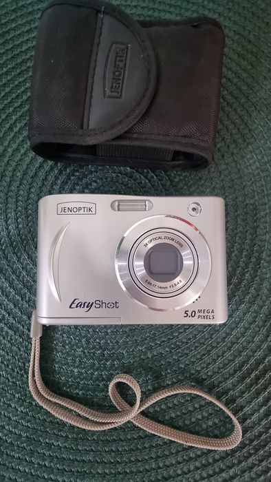 Aparat foto Jenoptik ,impecabil, ca NOU ,stocare energie