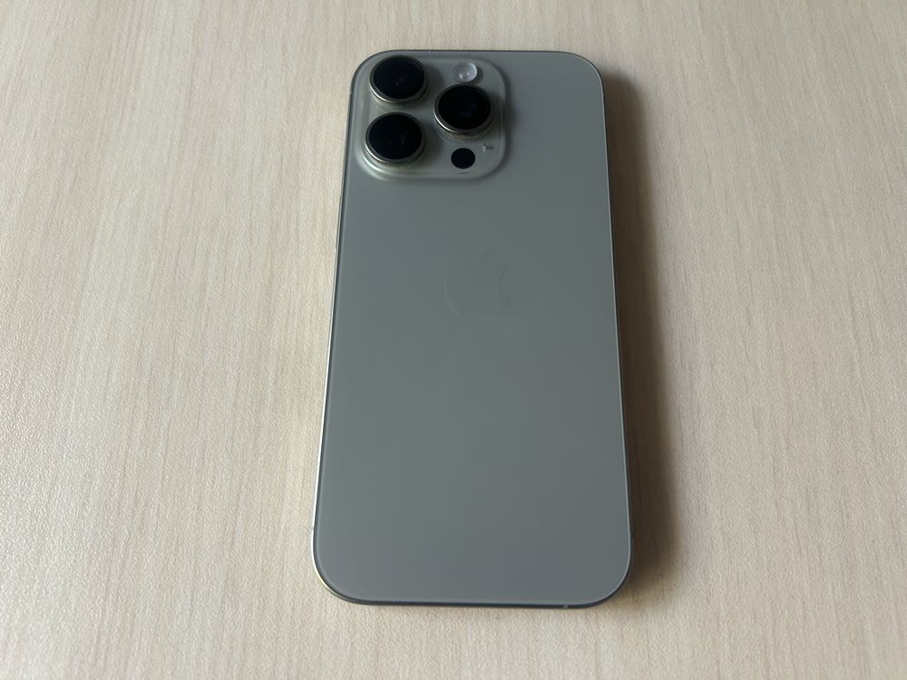 Продавам Apple iPhone 16 Pro 128GB