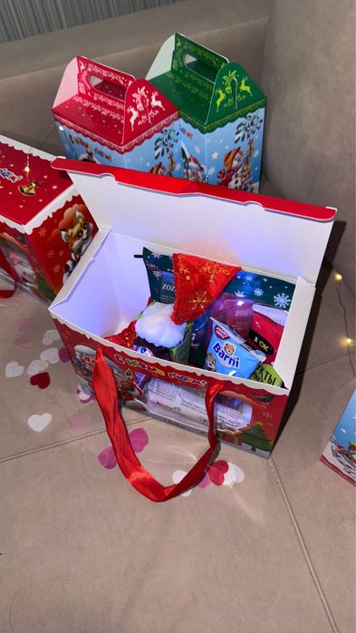 Новогодние боксы, кулек. Цены от 2790 до 3990