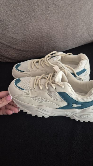 маратонки  42 нови