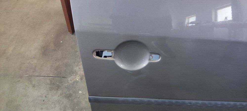 Usa fata dreapta volkswagen vw touran 1T2 cross cod vopsea LD7S