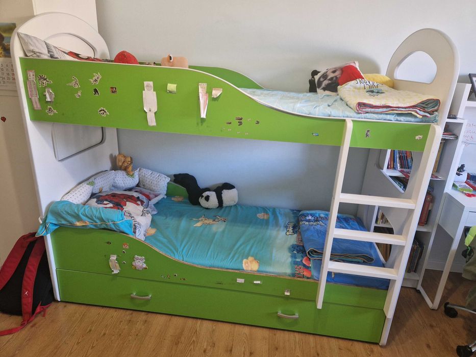 Двуетажно детско легло с размери 190/80