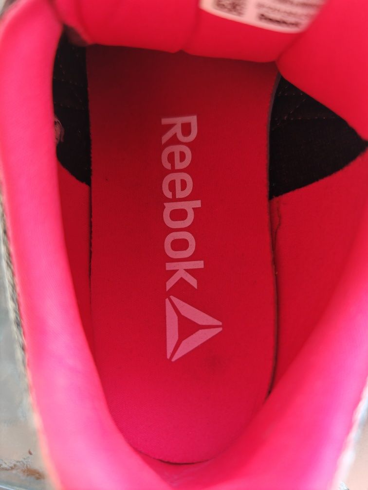 Adidasi Reebok în stare perfecta!