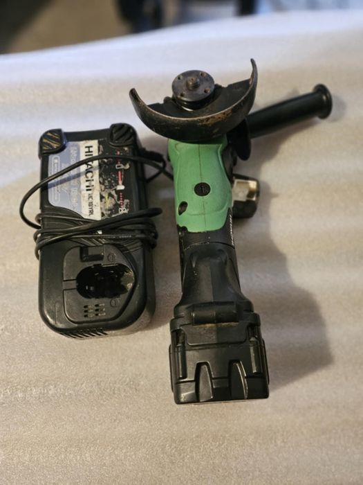 Polizor Hitachi G 18dl (600 ron)