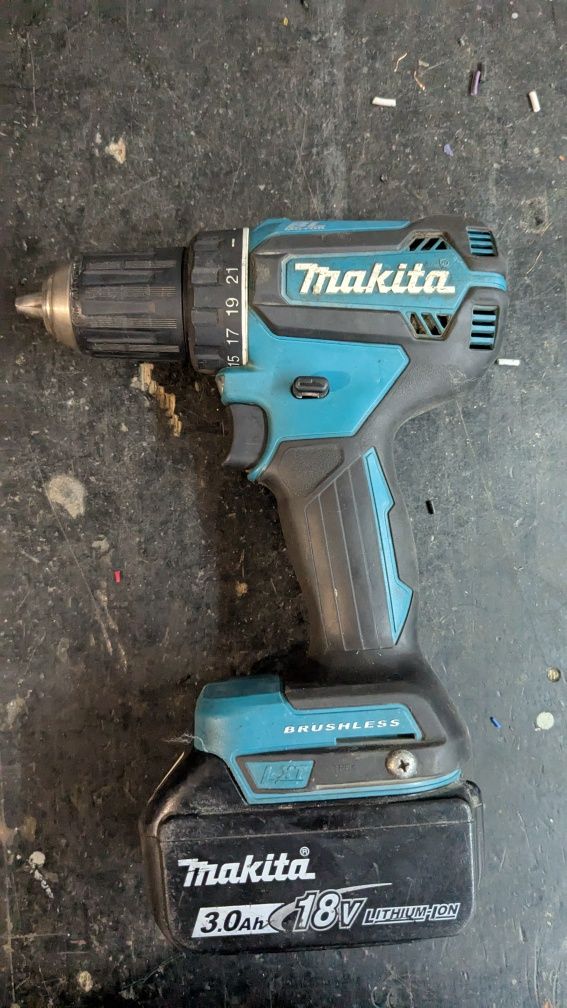 Винтоверт, гайковерт и фенер  Makita