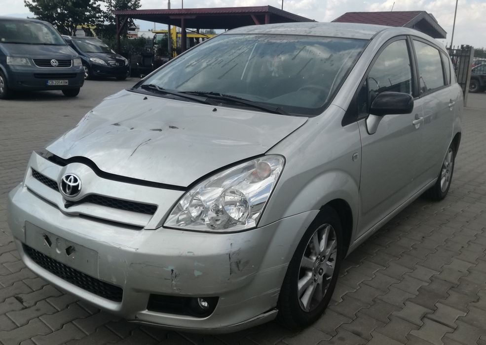 Toyota Corolla Verso 2.2/136кс,na части