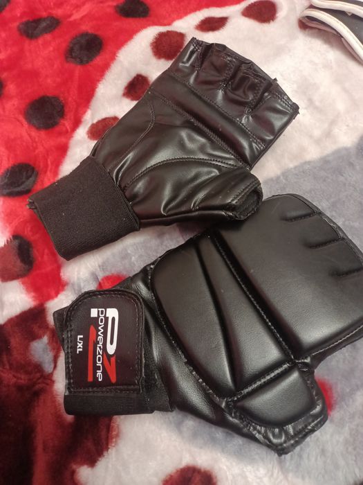 Mănuși box,mănuși MMa,compleuri box ,proteze ,fase