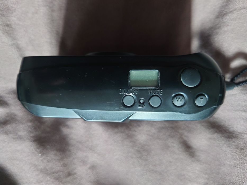 Compact Nikon Zoom 200 AF