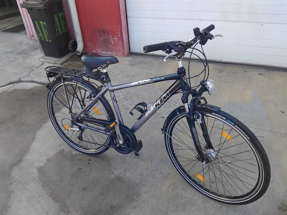 Vând bicicleta ktm din aluminiu pentru bărbați