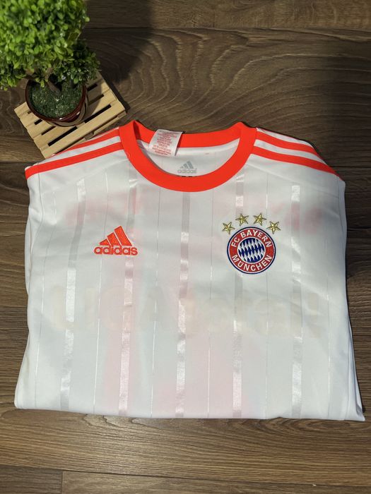 Tricou Fotbal Bayern Munchen 2012/2013 playerversion + short CADOU