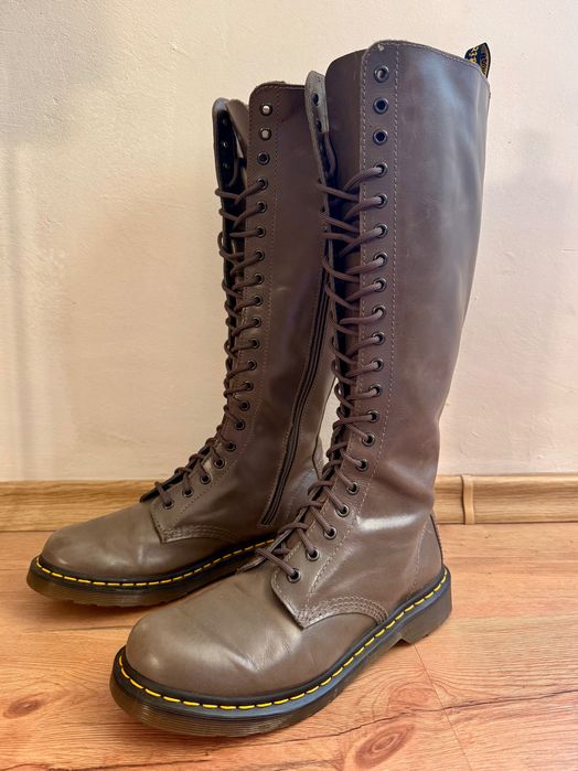 Оригинални Dr. Martens 1B60 Pisa Leather Knee-High Boots.