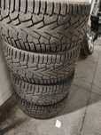 Комплект шин Pirelli в хорошем состоянии