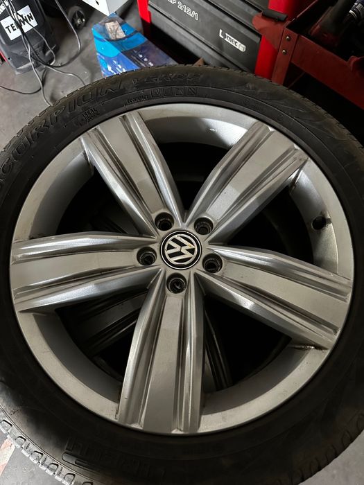 Vând set 4 jante VW R19