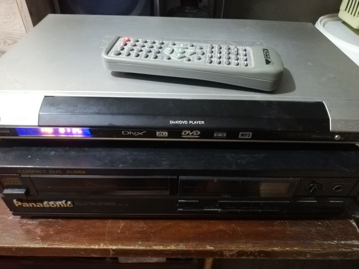 Pachet cd player vintage 1984 + 2 dvd cu telecomanda