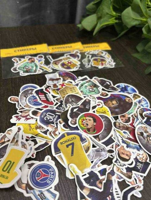 Наклейки футбольные