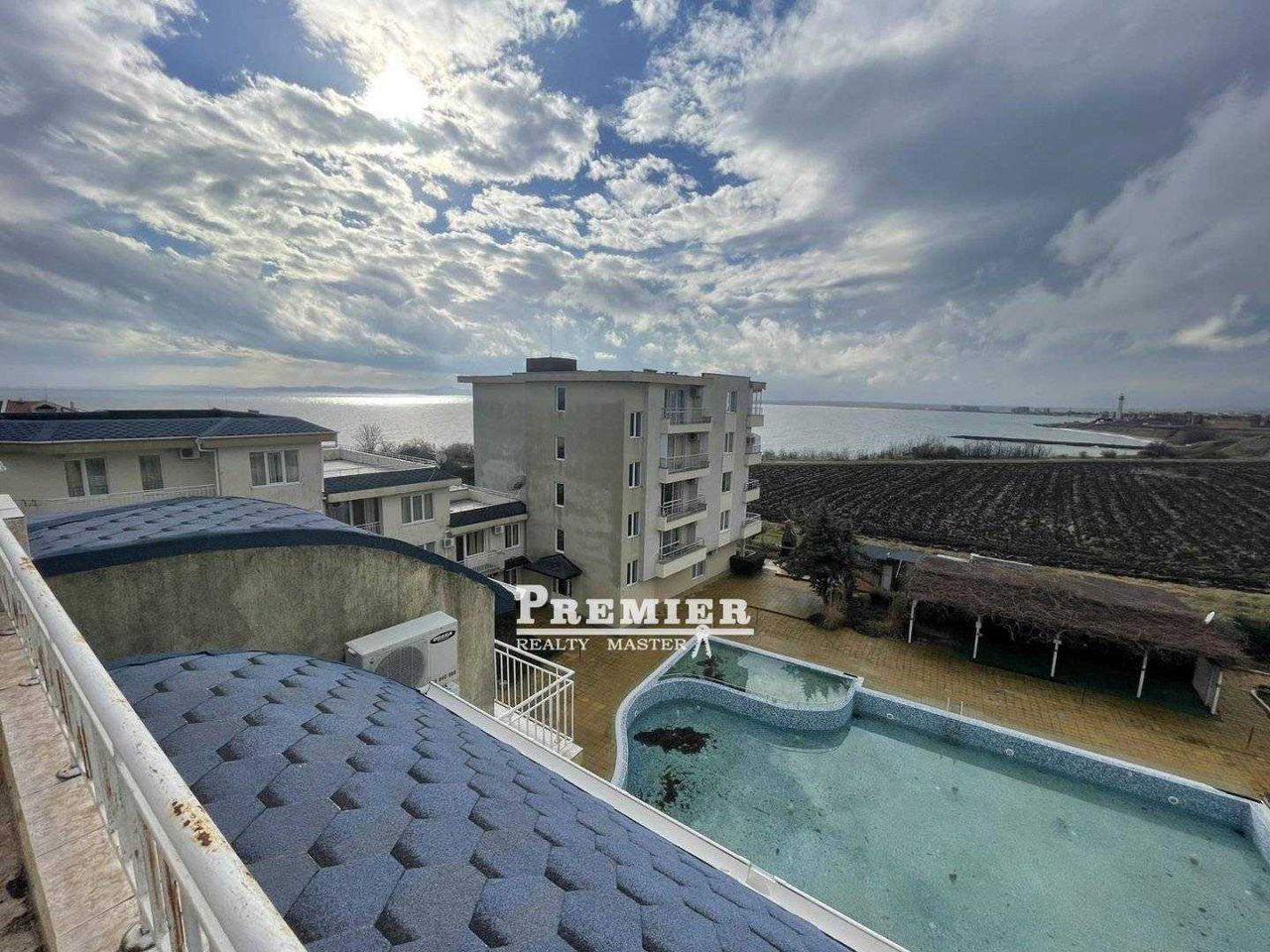 Продава се Двустаен апартамент в с. Равда, Област Бургас - 83 кв.м за 820 €/кв.м - Снимка #3