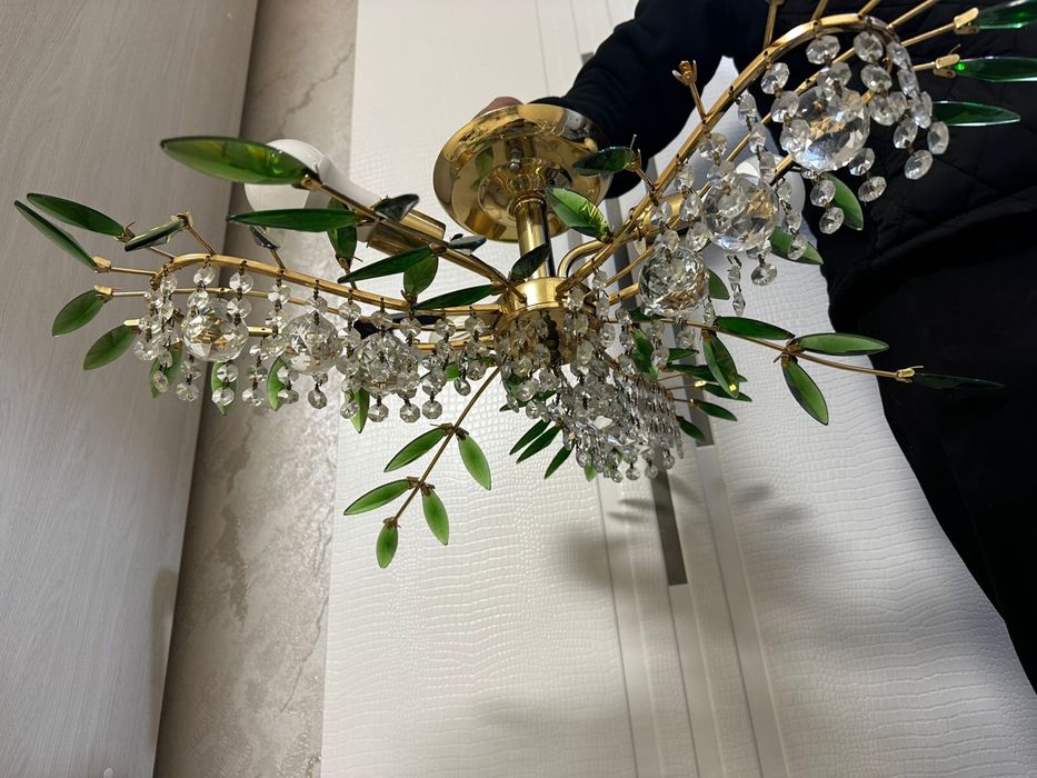 Продаю Люстры. Цена за пару.