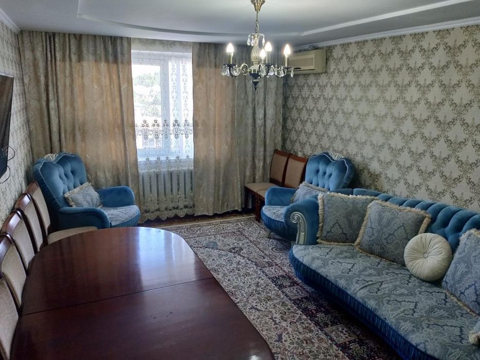 Шикарный диван с креслом