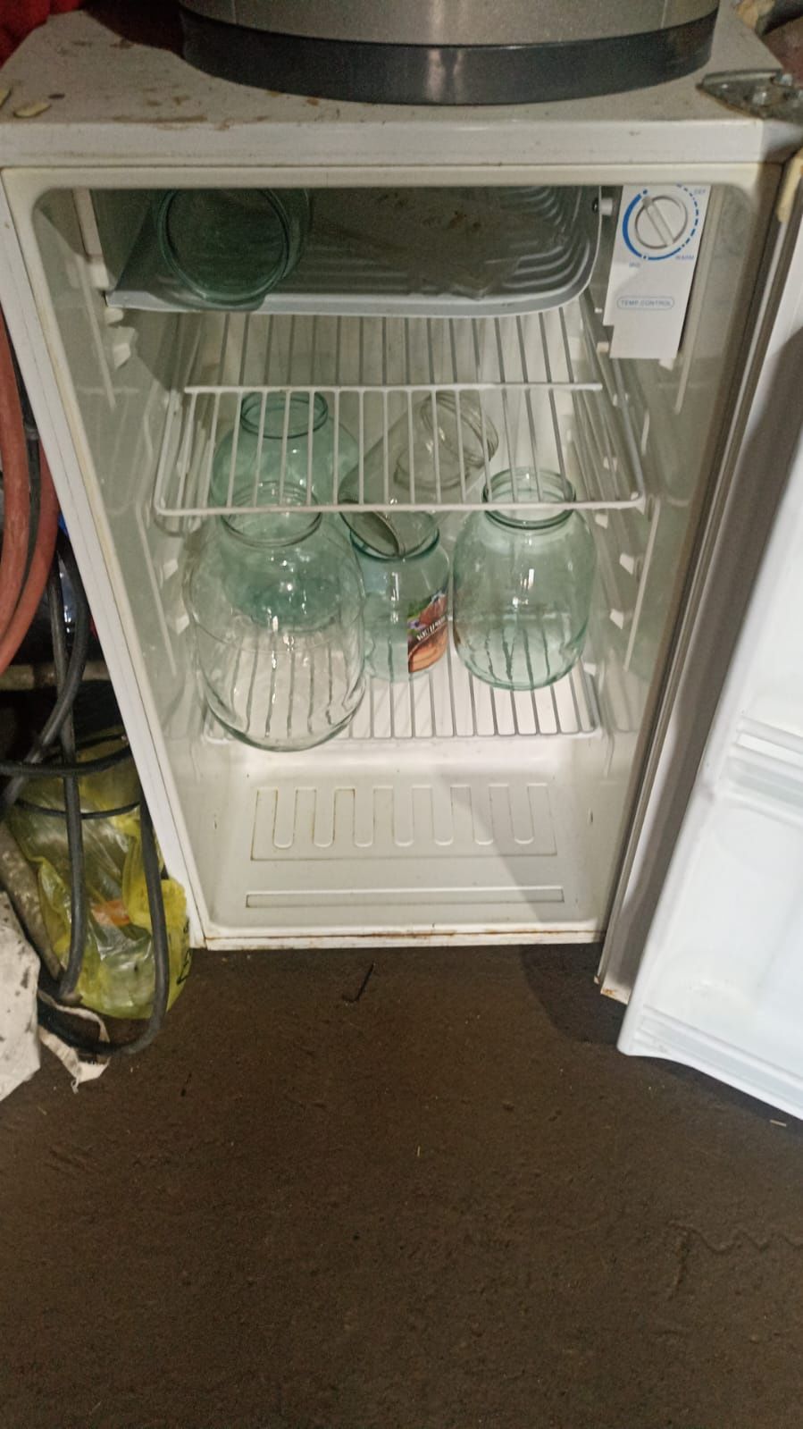 Продам метровый холодильник
