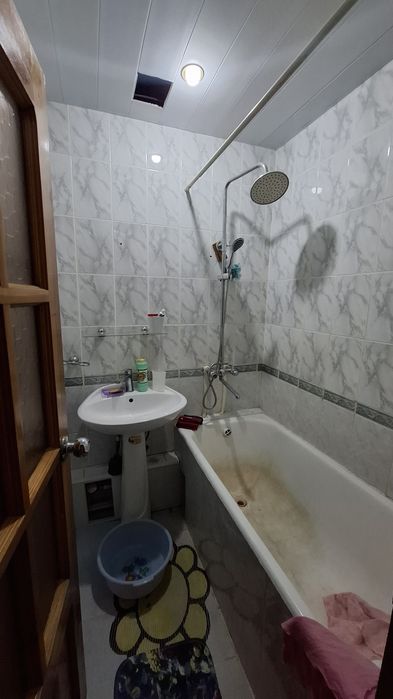 Тезда 6-Микраёнда  3хона 3этаж квартира  со