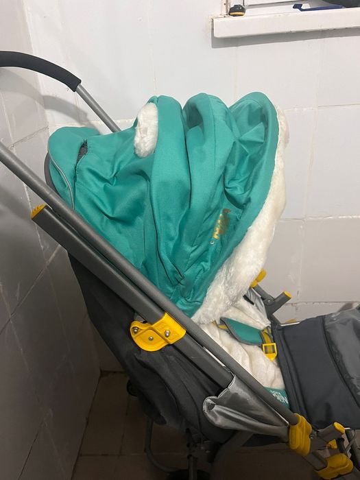 Зимние санки для ребенка