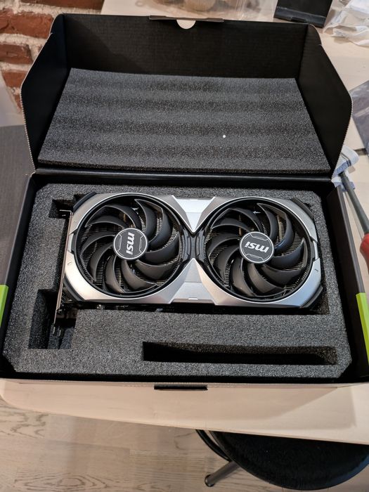 Placa video Rtx 4070 TI Super 16 GB