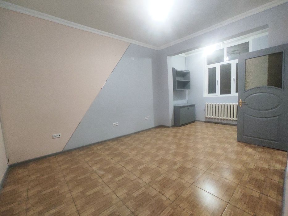 Вдоль дороги под офис и другое, Чиланзар 3 квартал