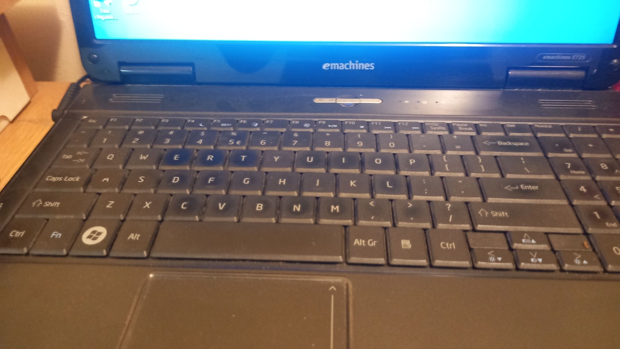 Laptop emachines e725