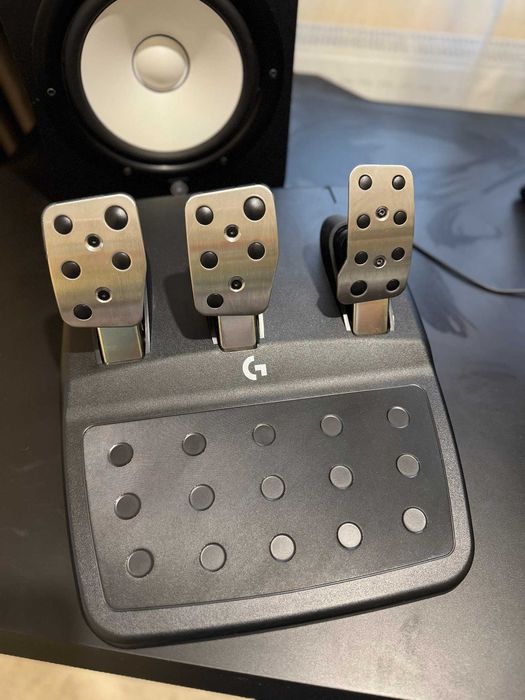 Pachet complet Logitech G923 Trueforce: Volan, Pedale + Schimbator