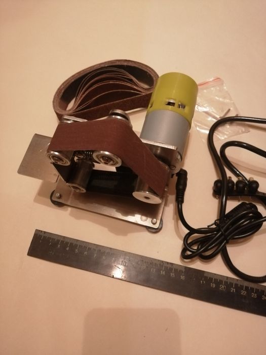 Ленточная мини шлифовальная машинка