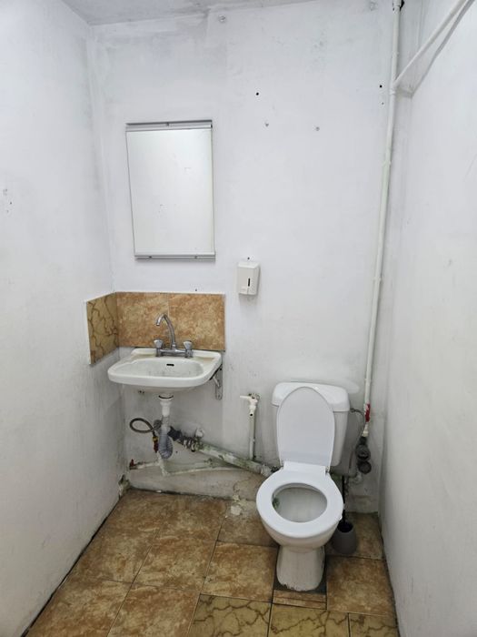 Hala de inchiriat zona Lidl Baba Novac