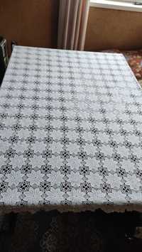 Покривка за маса плетена на една кука 135/135 см бяла
