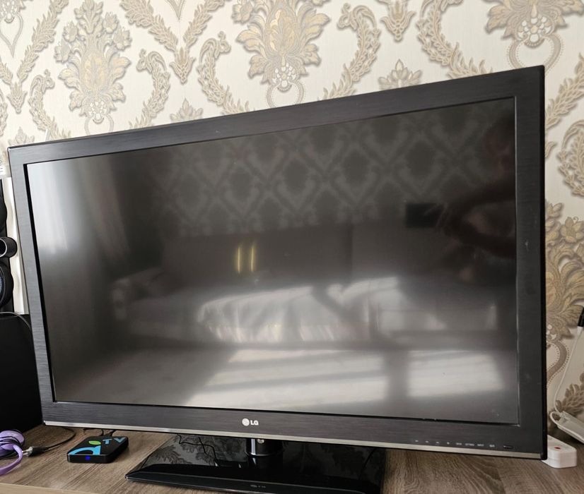 Телевизор большой