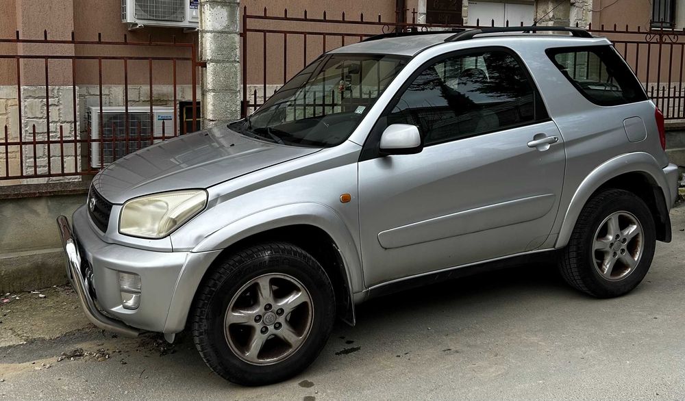 Toyota RAV4 2.0 бензин 4x4 | Климатик | Много добро състояние | 7950лв