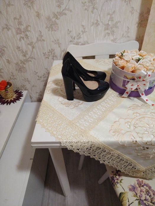 Vând încălțăminte unele noi altele purtate de maxim doua ori